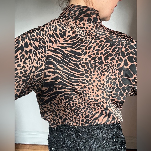 80s/90s Animal print black and brown long sleeve button up. Size 11/12 - Picture 3 of 7